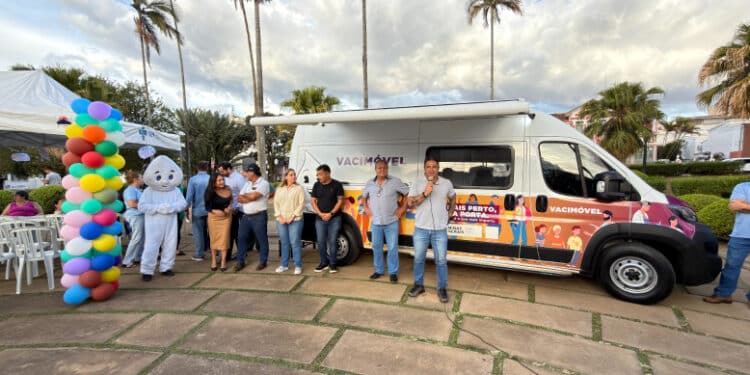 Prefeitura de Araxá inaugura o Vacimóvel para ampliar acesso da população à vacinação