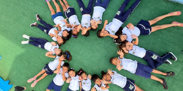Araxá recebe Medalha Ouro por desempenho no acompanhamento da frequência escolar