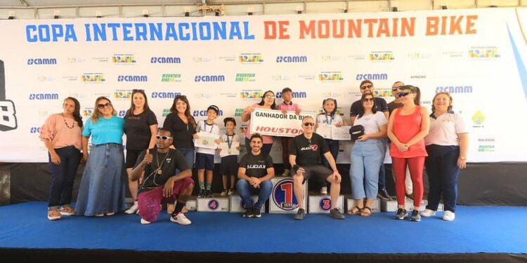 Concursos de Redação e Desenho da Rede Municipal premiam estudantes em parceria com a CIMTB