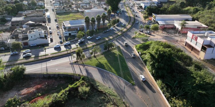 Prefeitura inicia obras para melhorar o trânsito em rotatórias e criar novo acesso na região leste de Araxá