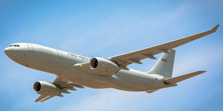 Petrobras reduz preço do querosene de aviação em 14,2% a partir desta segunda-feira
