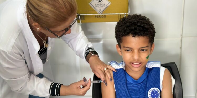 Dia D de multivacinação aplica 528 doses em Araxá; procura é considerada baixa