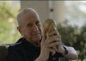 Carlos Alberto Parreira está na UTI com inflamação pulmonar e respira com ajuda de aparelhos