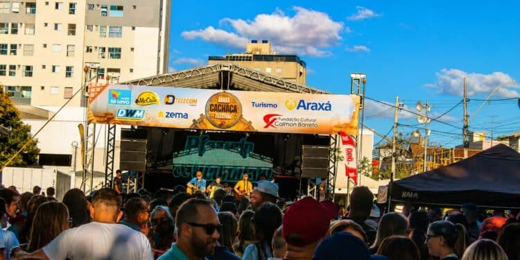 Araxá Cachaça Festival reúne cerca de 10 mil pessoas e movimenta turismo, cultura e economia local