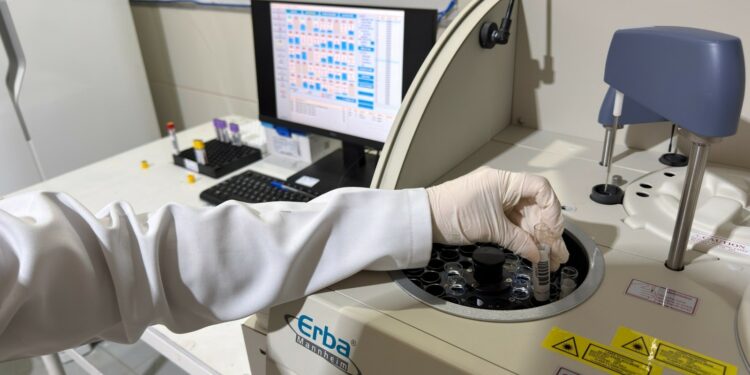 Prefeitura de Araxá amplia oferta de exames pelo SUS com três novos laboratórios credenciados