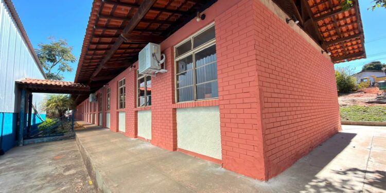 Prefeitura de Araxá investe cerca de R$ 1,2 milhão na reforma de cinco escolas municipalizadas