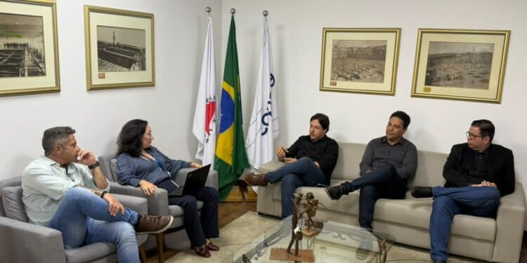 Prefeitura de Araxá discute investimentos e melhorias no saneamento em reunião com a Copasa