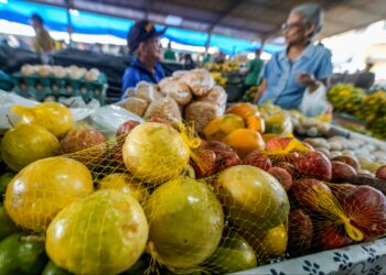Inflação oficial desacelera em junho, influenciada pela queda no preço dos alimentos