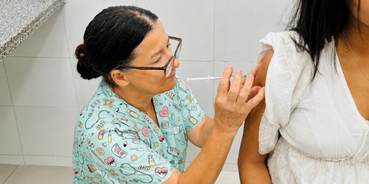 Saúde reforça vacinação de gestantes para proteger bebês contra a bronquiolite