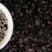 Tomar café todo dia tem benefícios diferentes para cada faixa etária