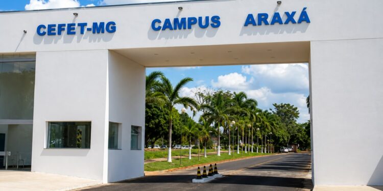 Prefeitura de Araxá integra mobilização que antecedeu a aprovação da transformação do CEFET-MG em universidade federal