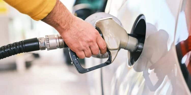 MPF pede na Justiça suspensão do aumento do etanol em 32% na gasolina