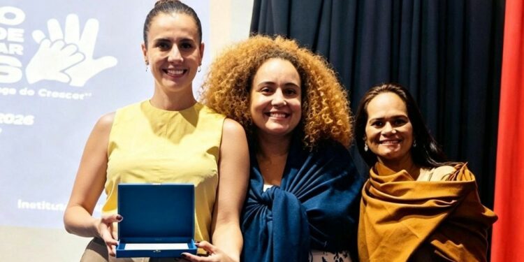 Araxá recebe Selo de Qualidade pelo Serviço de Família Acolhedora em congresso internacional