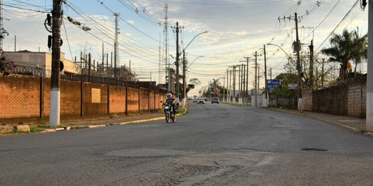 Prefeitura inicia recapeamento da Avenida Geraldo Porfírio Botelho nesta terça-feira (11)