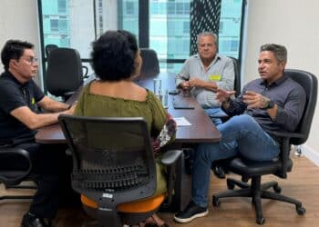 Prefeitura inicia construção do Centro Esportivo Comunitário e busca em Brasília liberação de R$ 1,5 milhão para acelerar obra