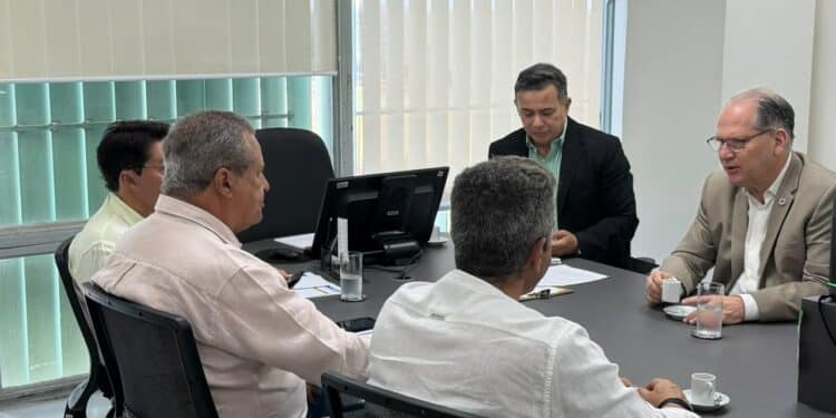 Prefeitura de Araxá busca mais investimentos para a saúde especializada em reunião no Ministério da Saúde