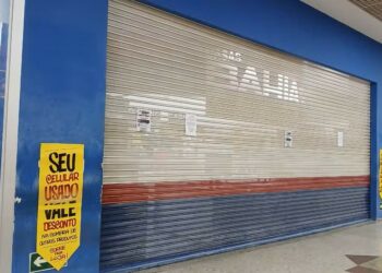 Justiça manda Casas Bahia reverter demissões; veja como ficam os funcionários