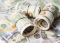 Dólar e Bolsa andam de lado com surpresas da inflação no Brasil e nos EUA