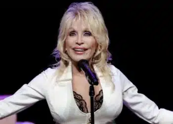 Morre Dolly Parton, ícone da música country, aos 80 anos