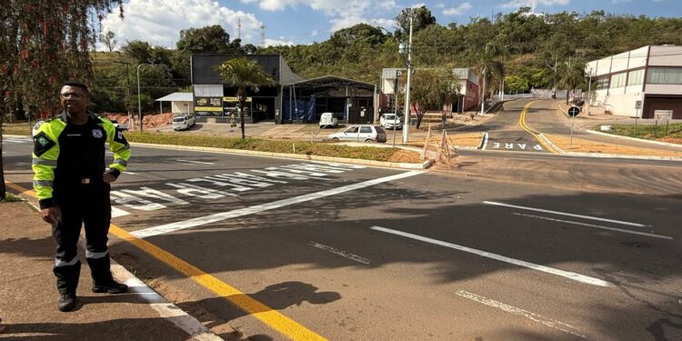 Trânsito na nova rotatória de acesso ao Setor Leste é liberado para veículos