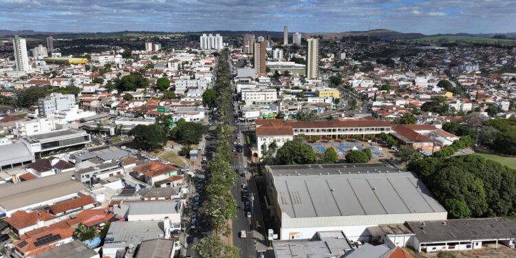Araxá é a 4ª cidade de Minas Gerais que mais gerou empregos formais no primeiro semestre de 2026