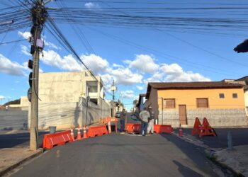Prefeitura inicia obras de drenagem e reconstrução do pavimento na Rua Capitão José Porfírio
