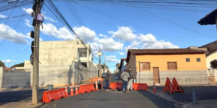 Prefeitura inicia obras de drenagem e reconstrução do pavimento na Rua Capitão José Porfírio