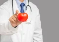 Médico alerta: 7 sinais de problemas no coração que nunca deve ignorar