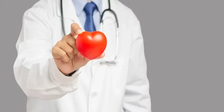 Médico alerta: 7 sinais de problemas no coração que nunca deve ignorar