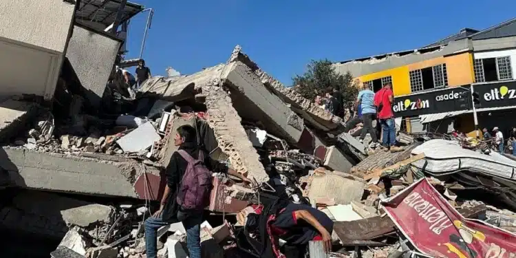 Sobe para 240 o número de mortos em terremoto na Colômbia