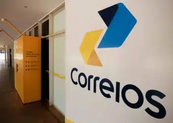 Trabalhadores dos Correios encerram greve após 15 dias de paralisação