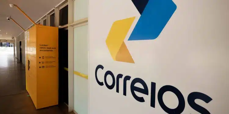 Trabalhadores dos Correios encerram greve após 15 dias de paralisação