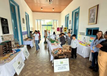 Exposição “Território em Camadas” apresenta história arqueológica de Araxá e trabalhos de alunos da rede pública