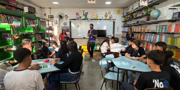 Projeto Cativeiro conscientiza estudantes de Araxá sobre o tráfico de animais silvestres