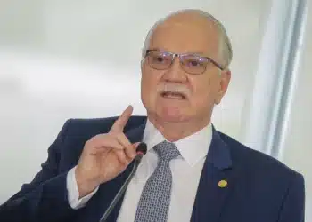 Fachin suspende decisões de Mendonça e Dino sobre Andrei Rodrigues