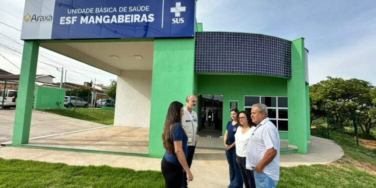 Comitiva do Ministério da Saúde vistoria obras da ESF Mangabeiras e do Caps AD em Araxá
