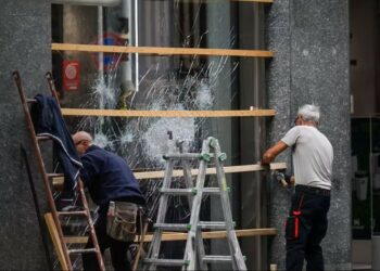 Itália anuncia envio de 500 soldados a Milão após protestos violentos