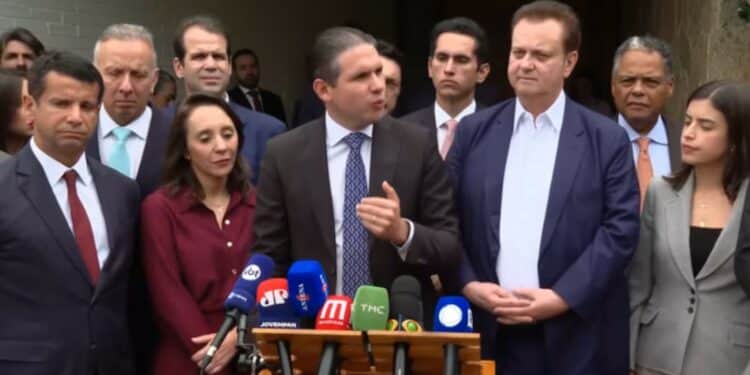 Motta depende de PT ou PL para aprovar mudança no sistema eleitoral ainda neste ano
