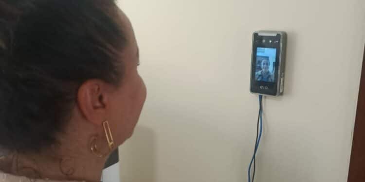 Prefeitura de Araxá moderniza registro de ponto dos servidores com reconhecimento facial