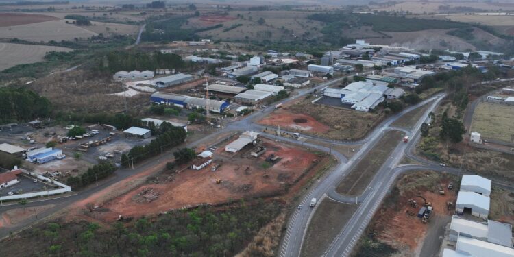 Araxá acumula saldo positivo de 2,8 mil empregos formais em 2026