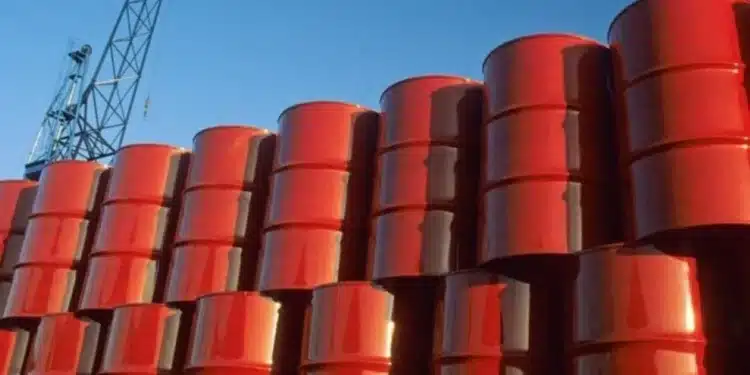Preço do petróleo passa de US$ 117, maior valor desde maio