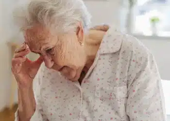 Neurologista lista hábitos matinais que podem aumentar o risco de AVC