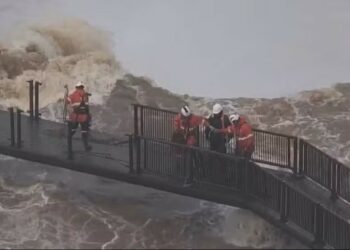 Por que a passarela das Cataratas do Iguaçu não é levada pela água? Construção foi feita para suportar vazão de milhões de litros por segundo