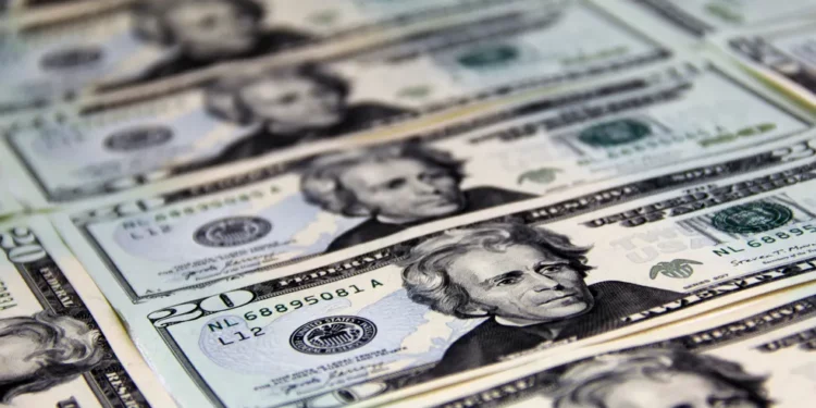 Ibovespa cai pelo 4º dia, e queda na semana passa de 17%; dólar sobe e fecha a R$ 5,38