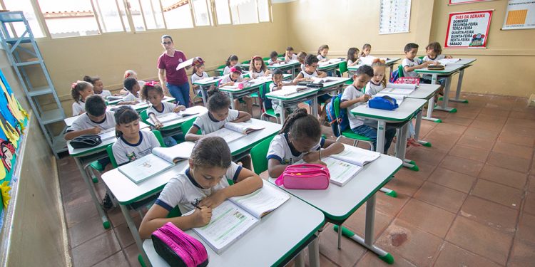 Araxá é a única cidade mineira que cumpre universalização do ensino fundamental