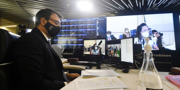 Chanceler brasileiro diz que pretende ampliar relações com China