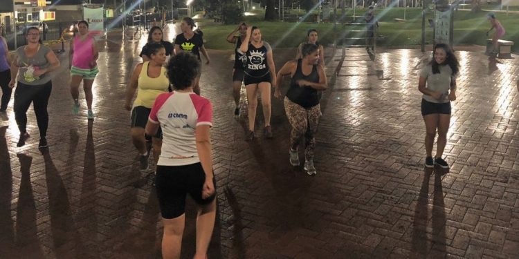 ZUMBA – EXERCÍCIO E DIVERSÃO