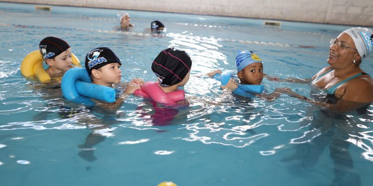 NATAÇÃO PARA BEBÊS