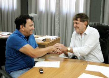 Prefeito assina Decreto de Nomeação do novo Secretário de Esportes
