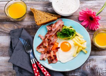 DIETA CETOGÊNICA X DIETA LOW CARB